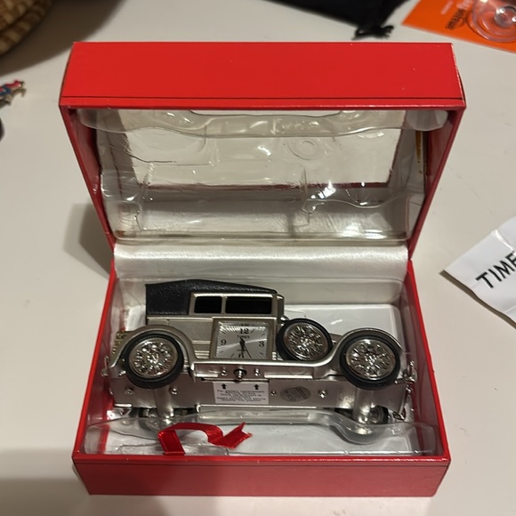 Timex Silver Vintage Car Mini Clock - Picture 7 of 9